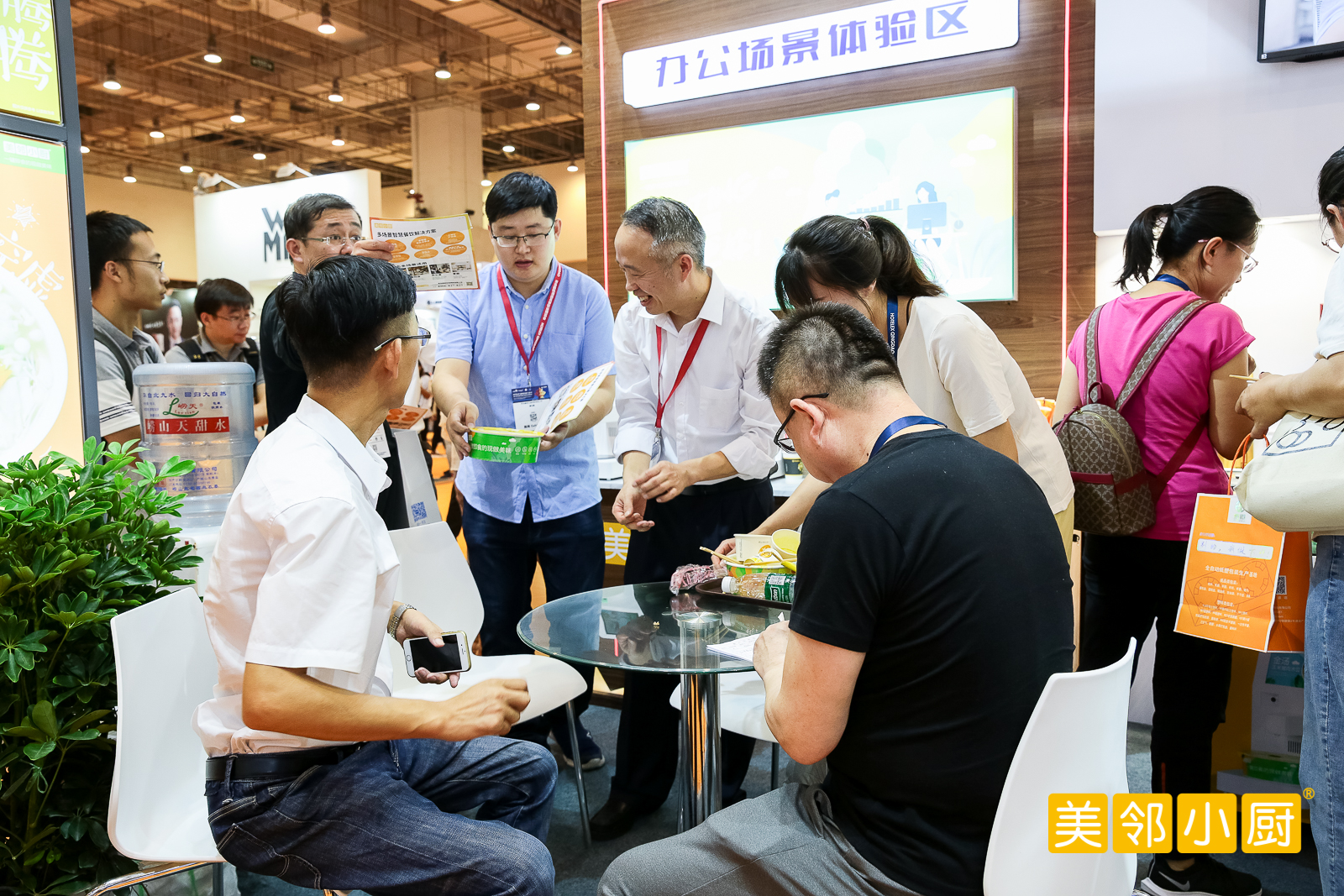 美鄰小廚智慧餐飲，燃爆HOTELEX 青島展